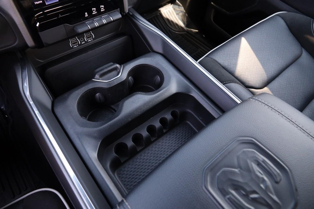 Ram 1500 Vehicle Image 21