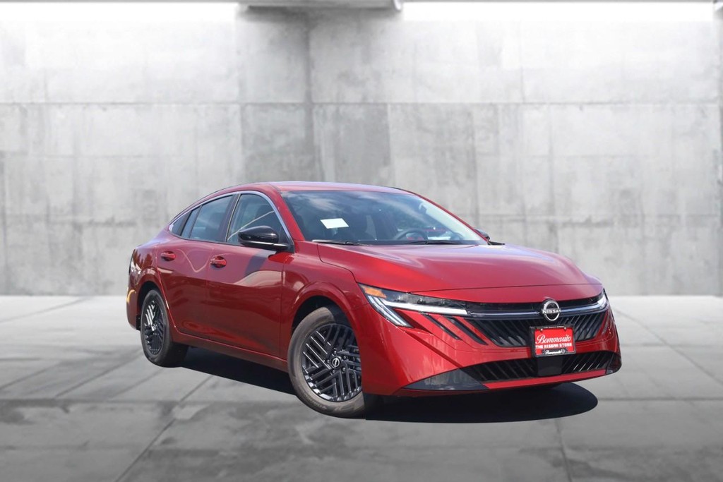 Nissan Sentra Vehicle Image 02