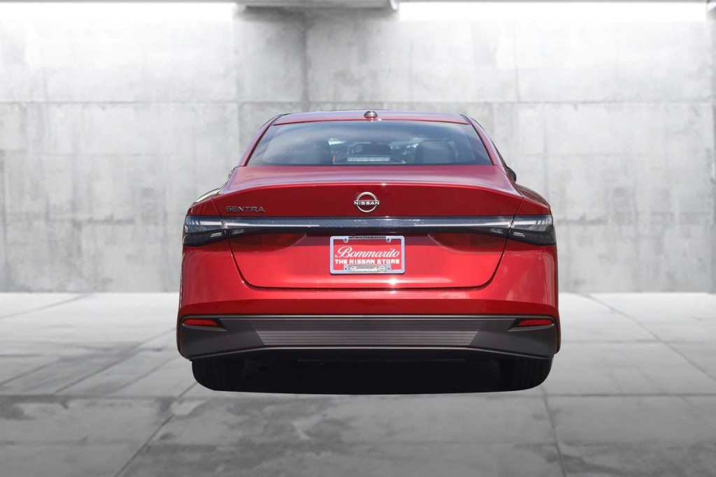 Nissan Sentra Vehicle Image 06