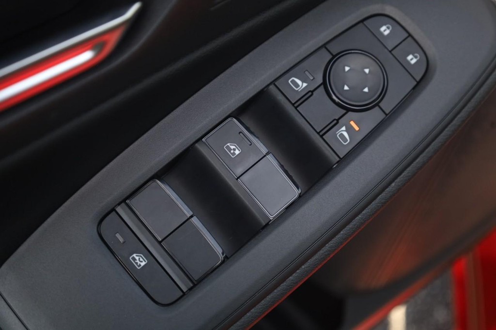 Nissan Sentra Vehicle Image 11