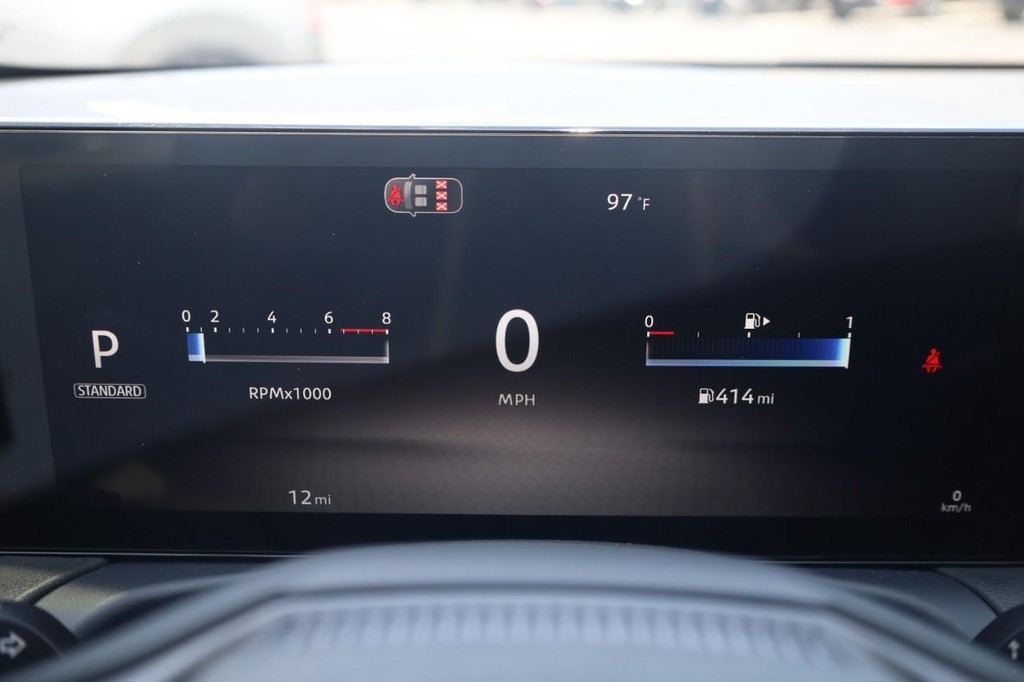 Nissan Sentra Vehicle Image 13