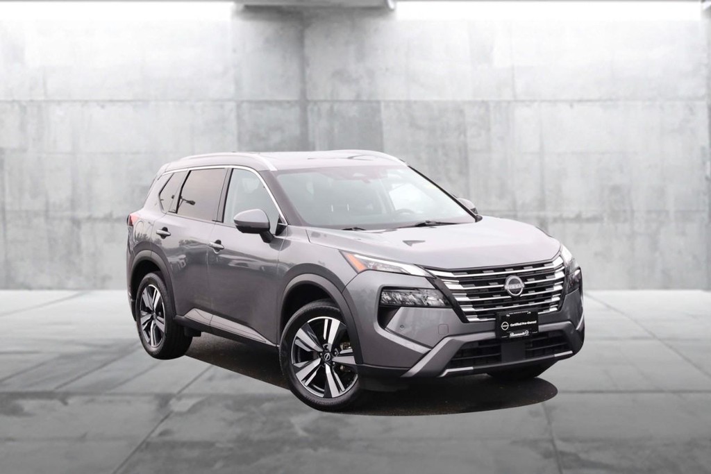 Nissan Rogue Vehicle Image 02