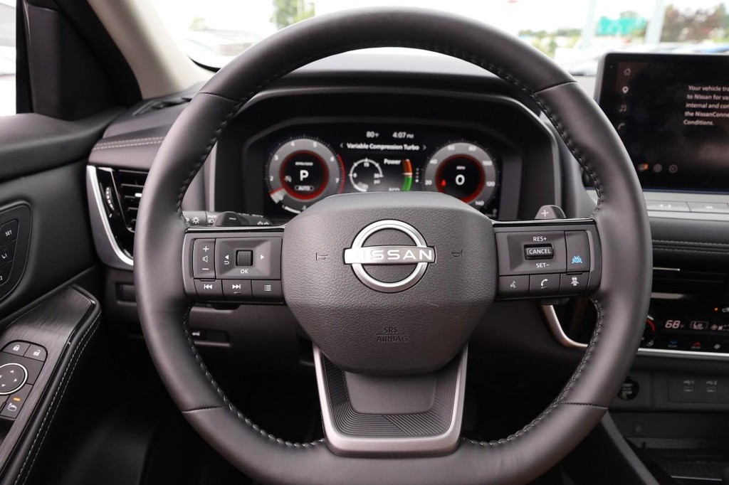 Nissan Rogue Vehicle Image 12