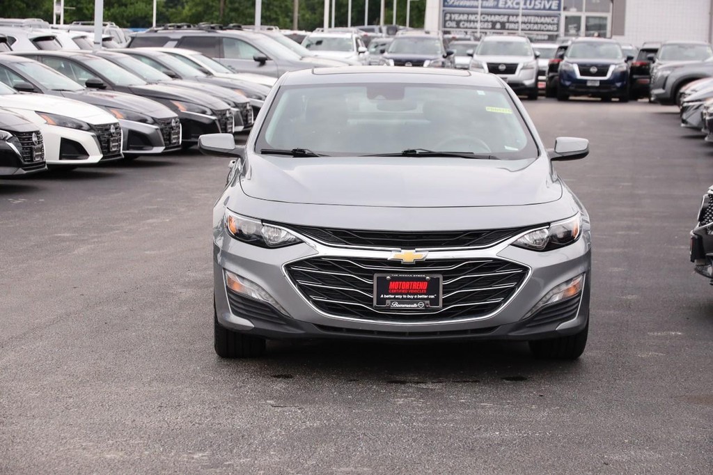 Chevrolet Malibu Vehicle Full-screen Gallery Image 4