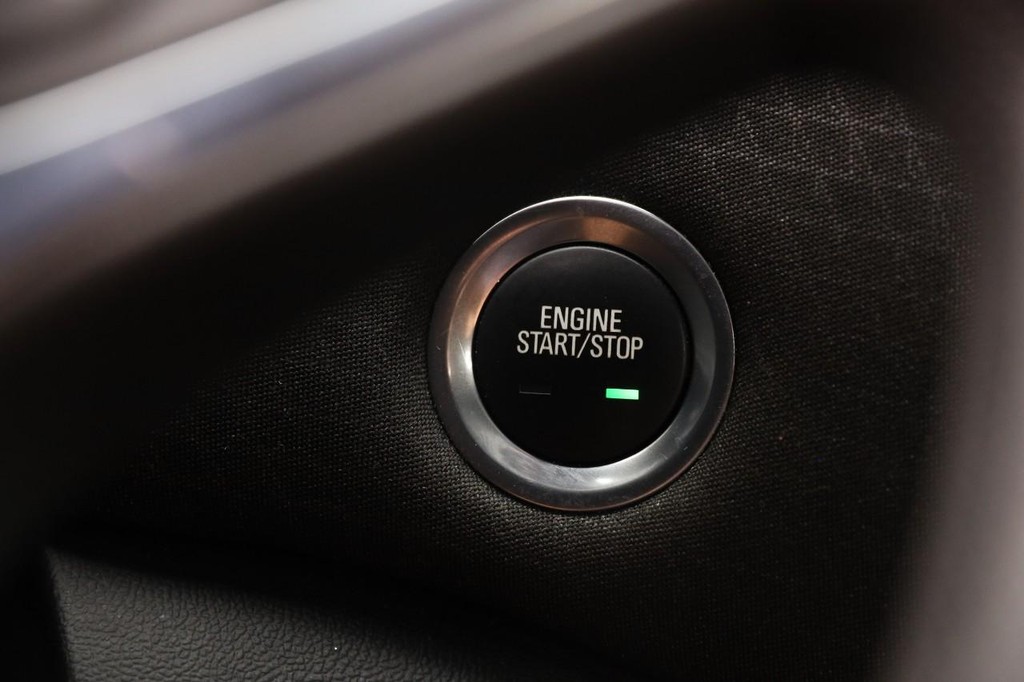 Chevrolet Malibu Vehicle Full-screen Gallery Image 15