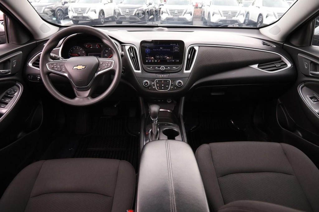Chevrolet Malibu Vehicle Full-screen Gallery Image 22
