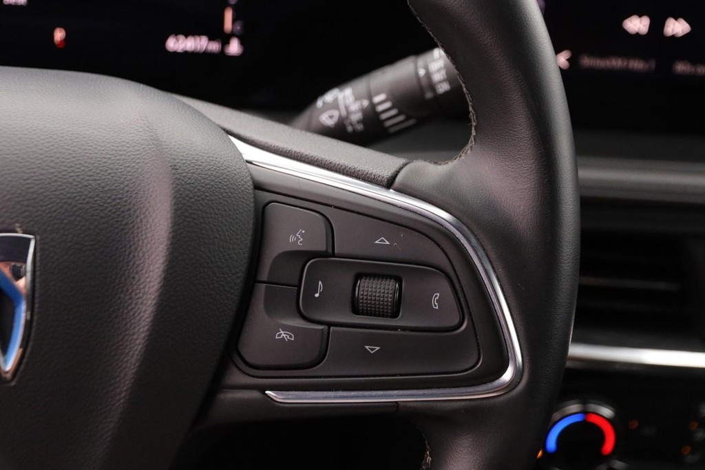 Buick Encore GX Vehicle Image 12
