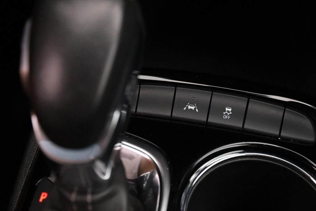 Buick Encore GX Vehicle Image 18