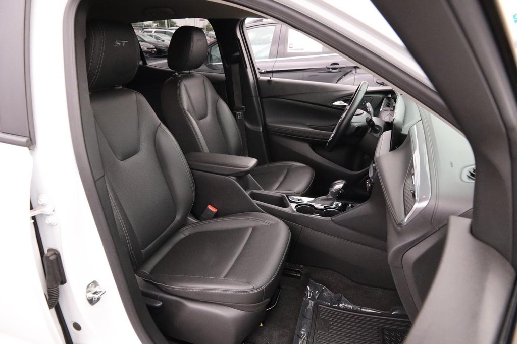 Buick Encore GX Vehicle Image 25