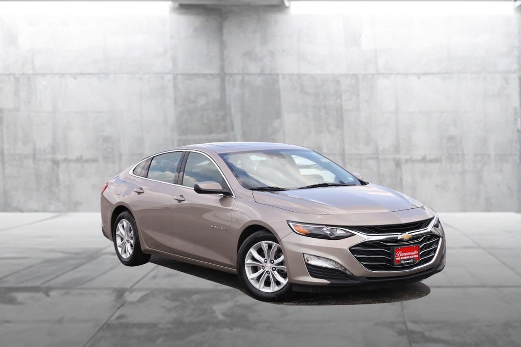 Chevrolet Malibu Vehicle Image 02