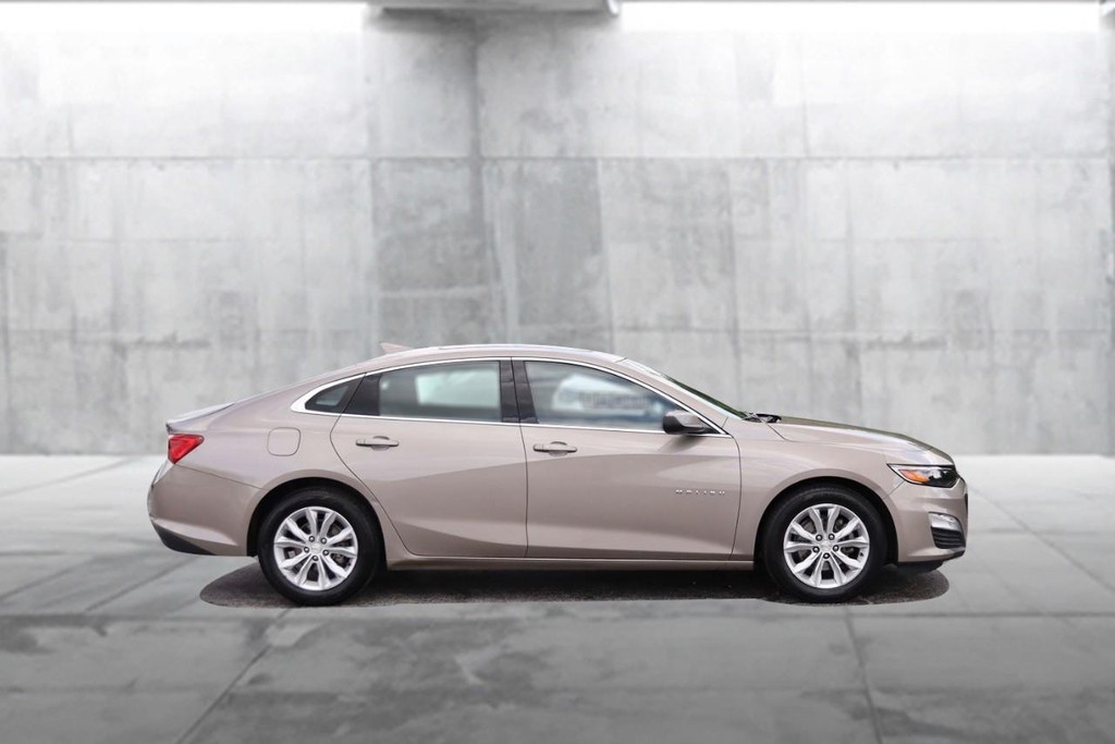 Chevrolet Malibu Vehicle Image 05