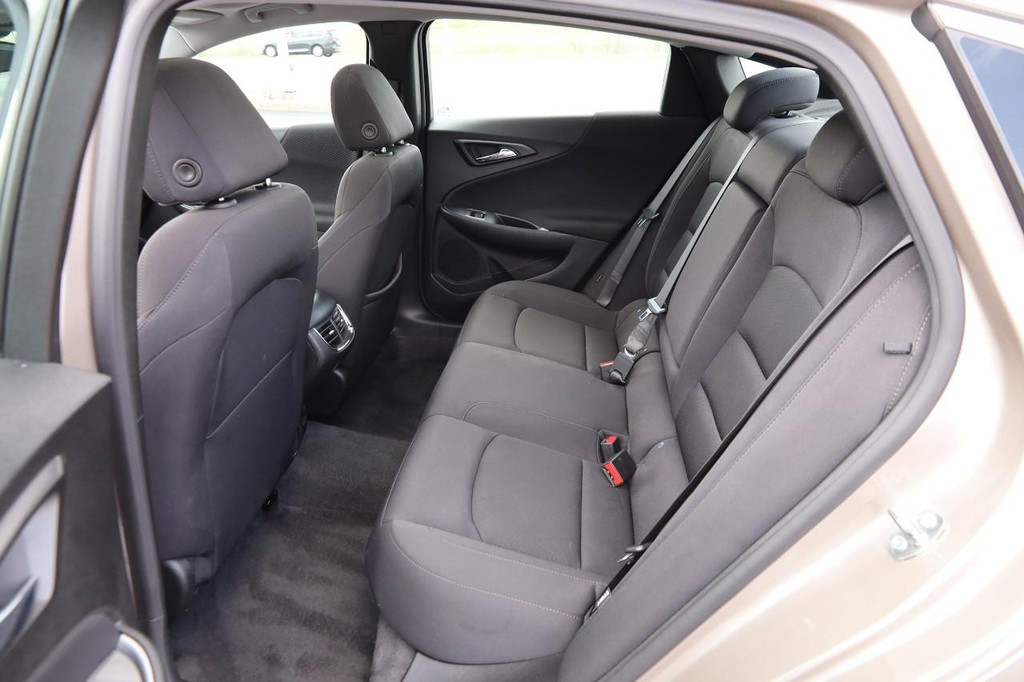 Chevrolet Malibu Vehicle Image 10