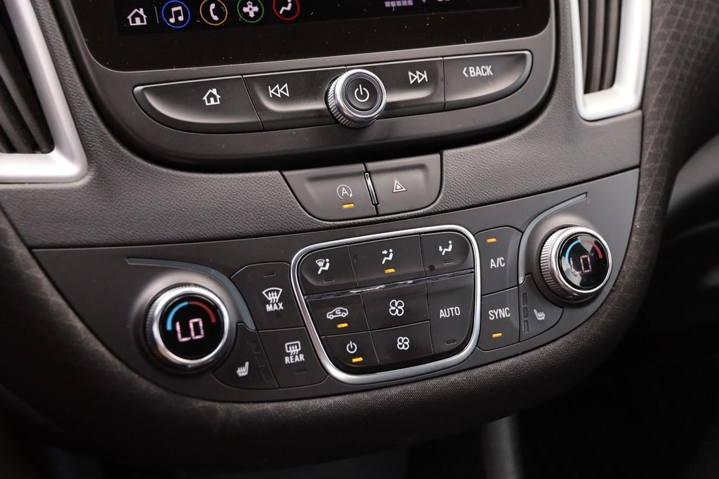 Chevrolet Malibu Vehicle Image 18