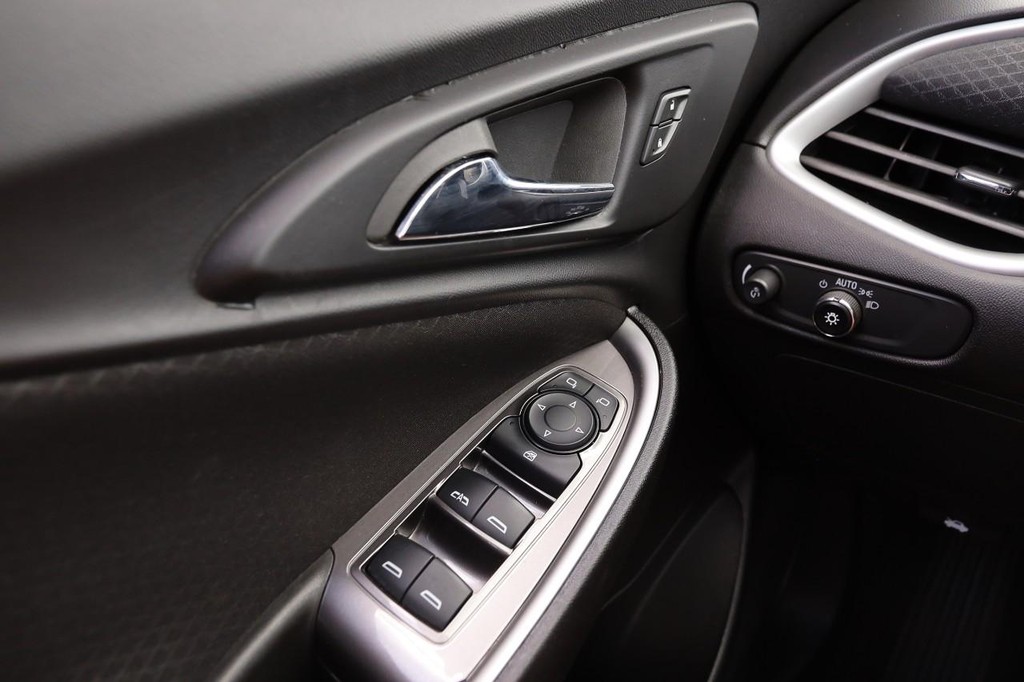 Chevrolet Malibu Vehicle Image 21