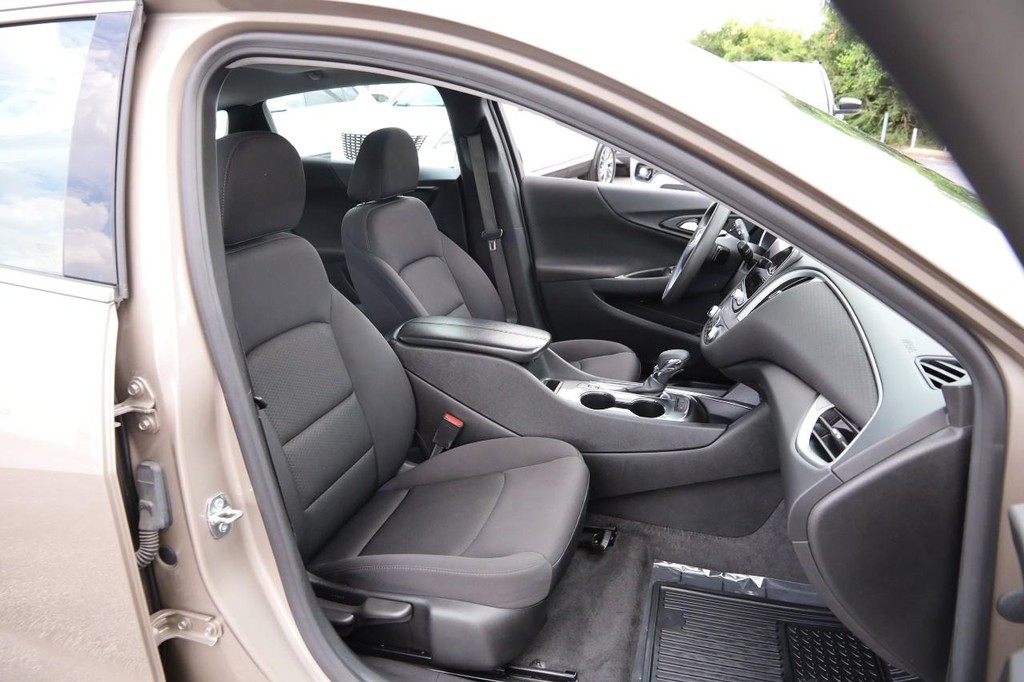 Chevrolet Malibu Vehicle Image 27