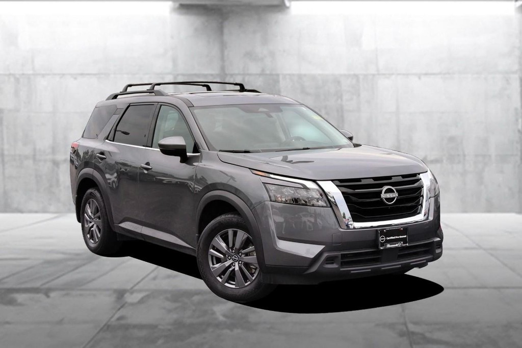 Nissan Pathfinder Vehicle Image 02