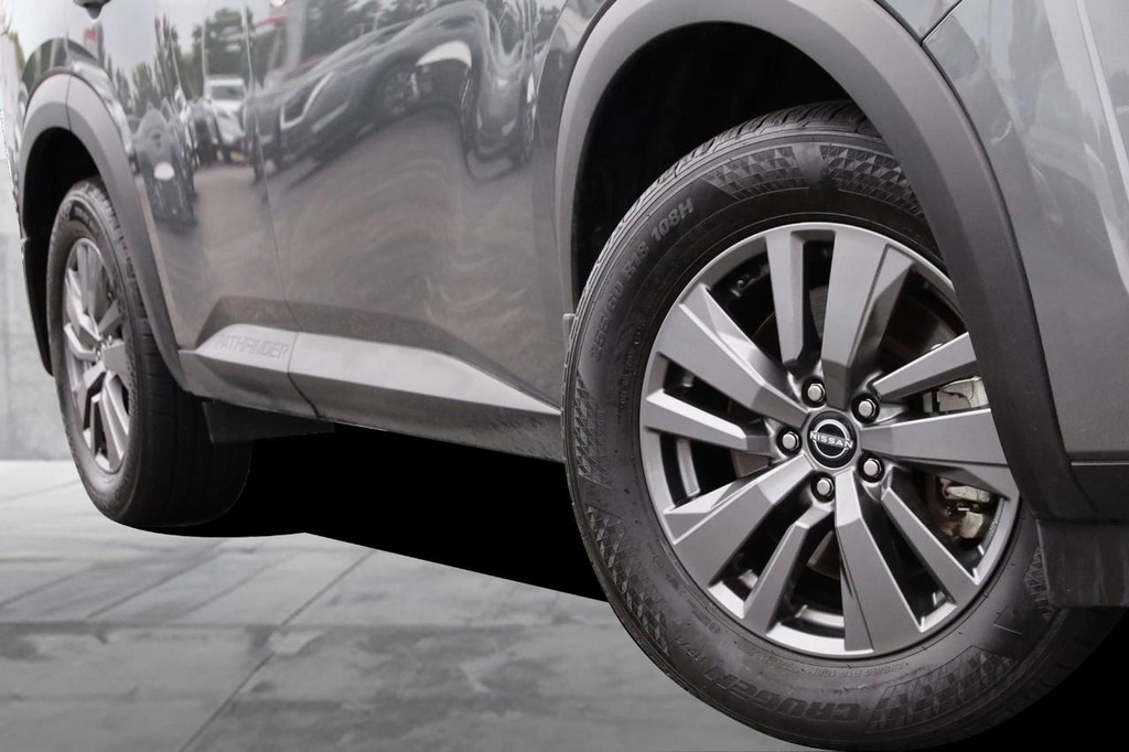 Nissan Pathfinder Vehicle Image 03