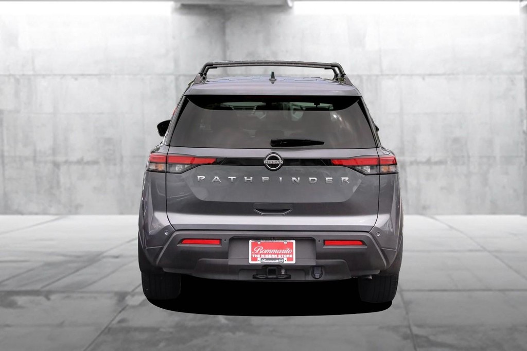 Nissan Pathfinder Vehicle Image 06