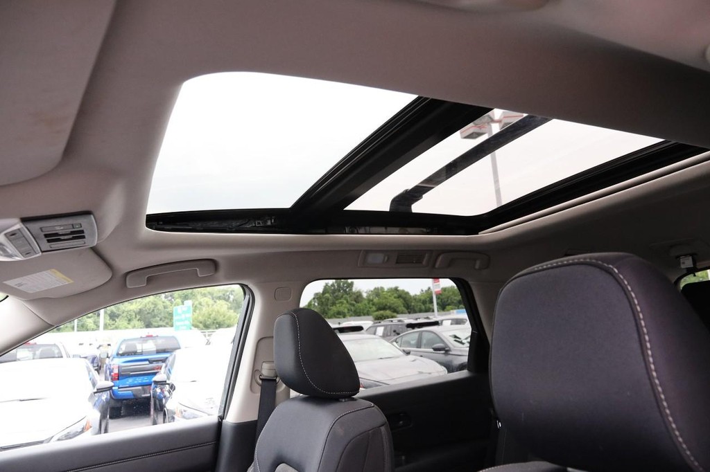 Nissan Pathfinder Vehicle Image 09