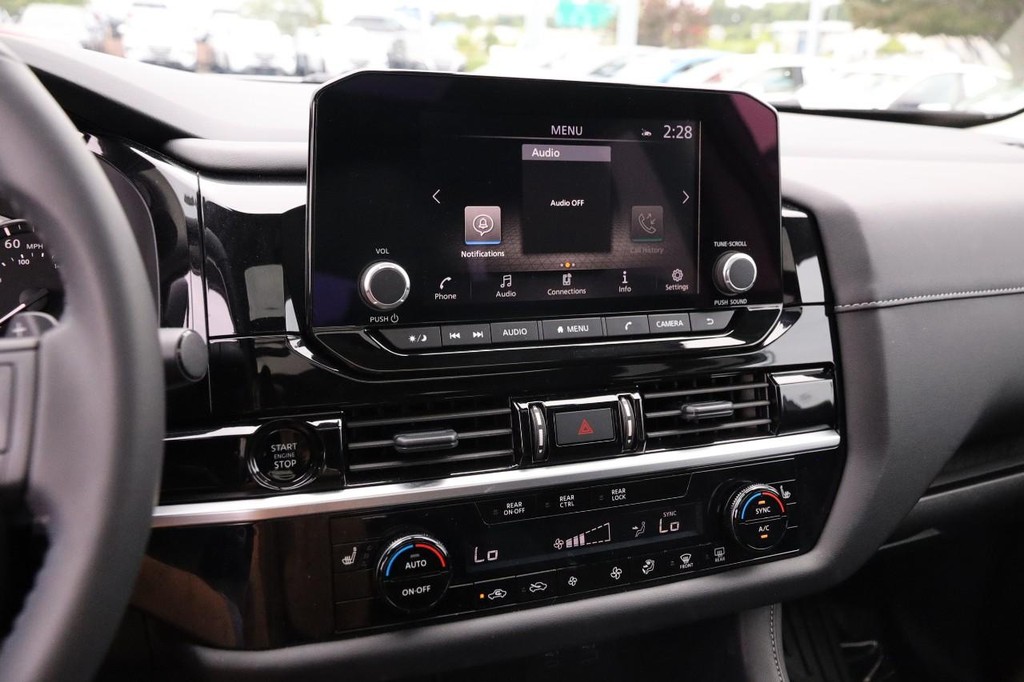 Nissan Pathfinder Vehicle Image 18