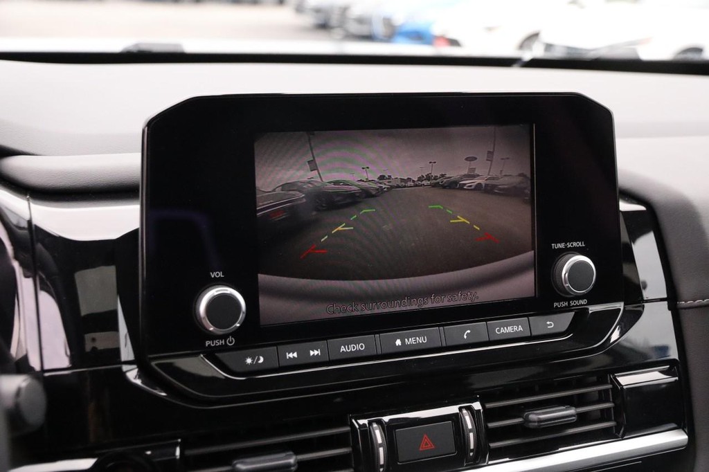 Nissan Pathfinder Vehicle Image 19