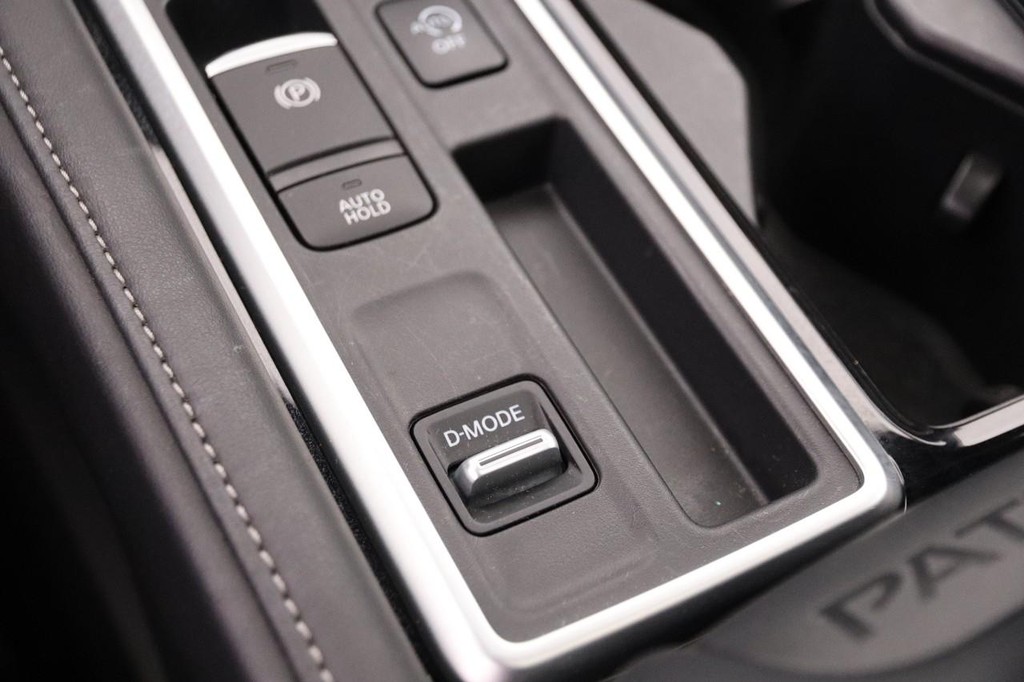 Nissan Pathfinder Vehicle Image 21