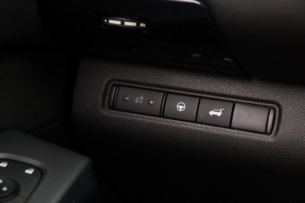 Nissan Pathfinder Vehicle Image 22