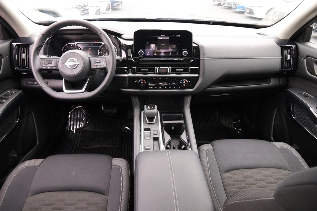 Nissan Pathfinder Vehicle Image 23