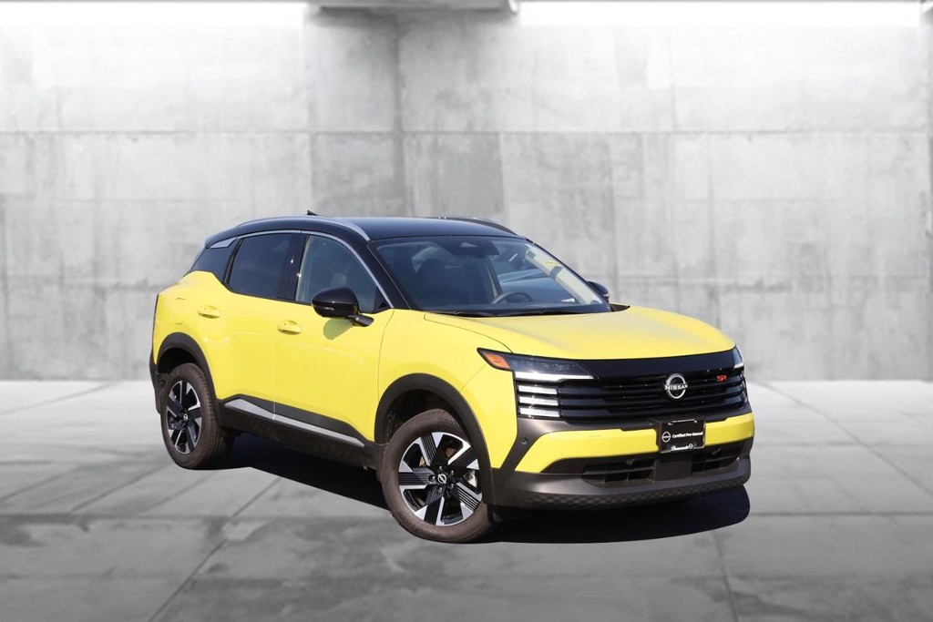 Nissan Kicks Vehicle Image 02