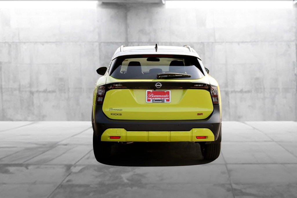 Nissan Kicks Vehicle Image 06
