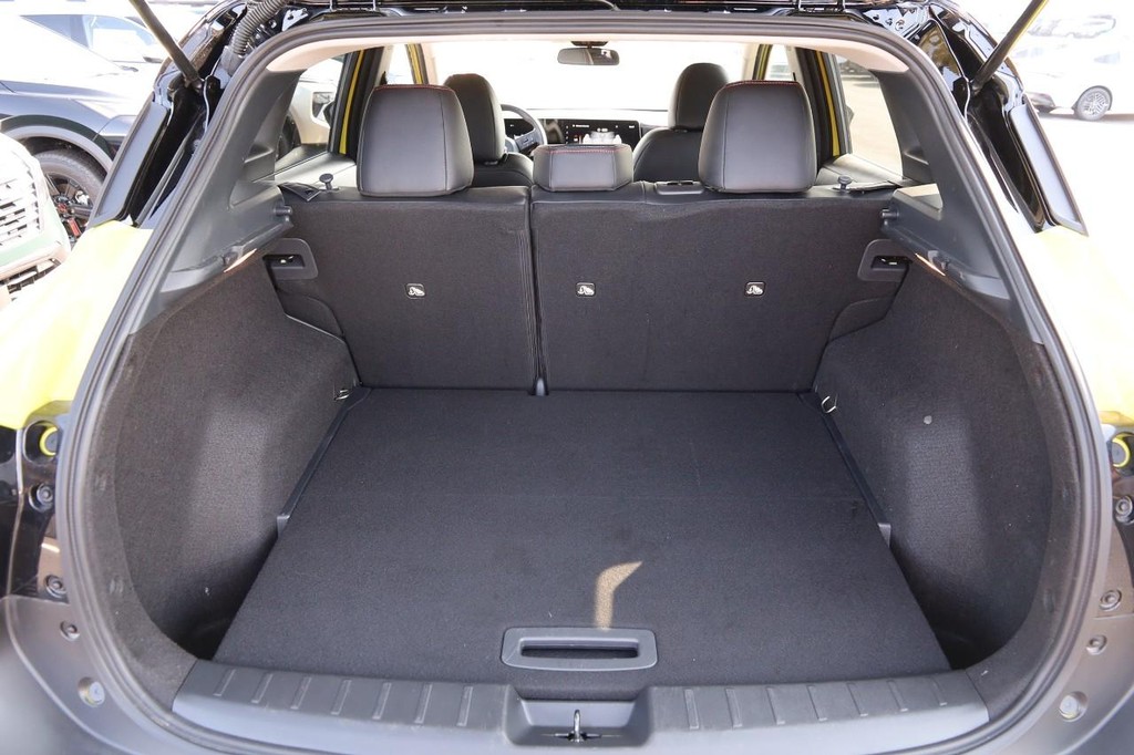 Nissan Kicks Vehicle Image 07