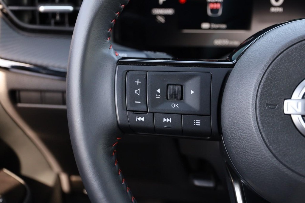 Nissan Kicks Vehicle Image 11