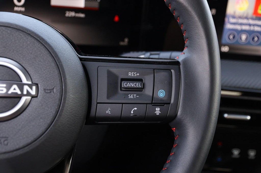 Nissan Kicks Vehicle Image 12