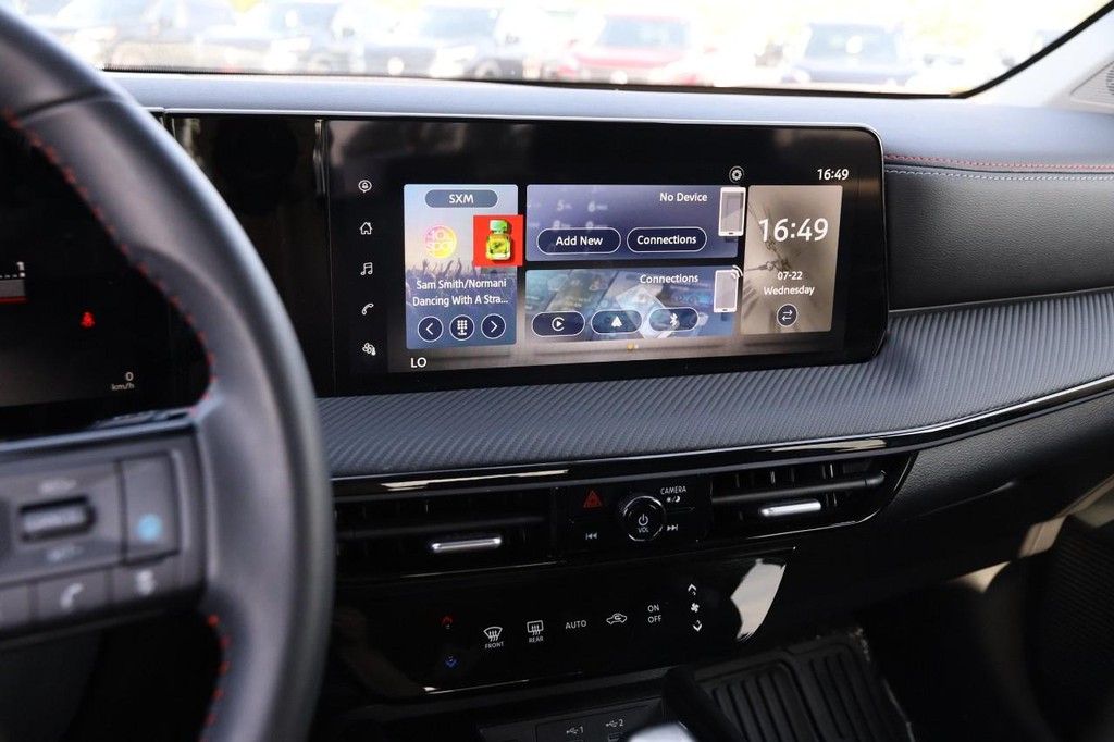 Nissan Kicks Vehicle Image 15
