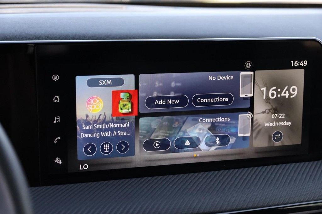 Nissan Kicks Vehicle Image 16