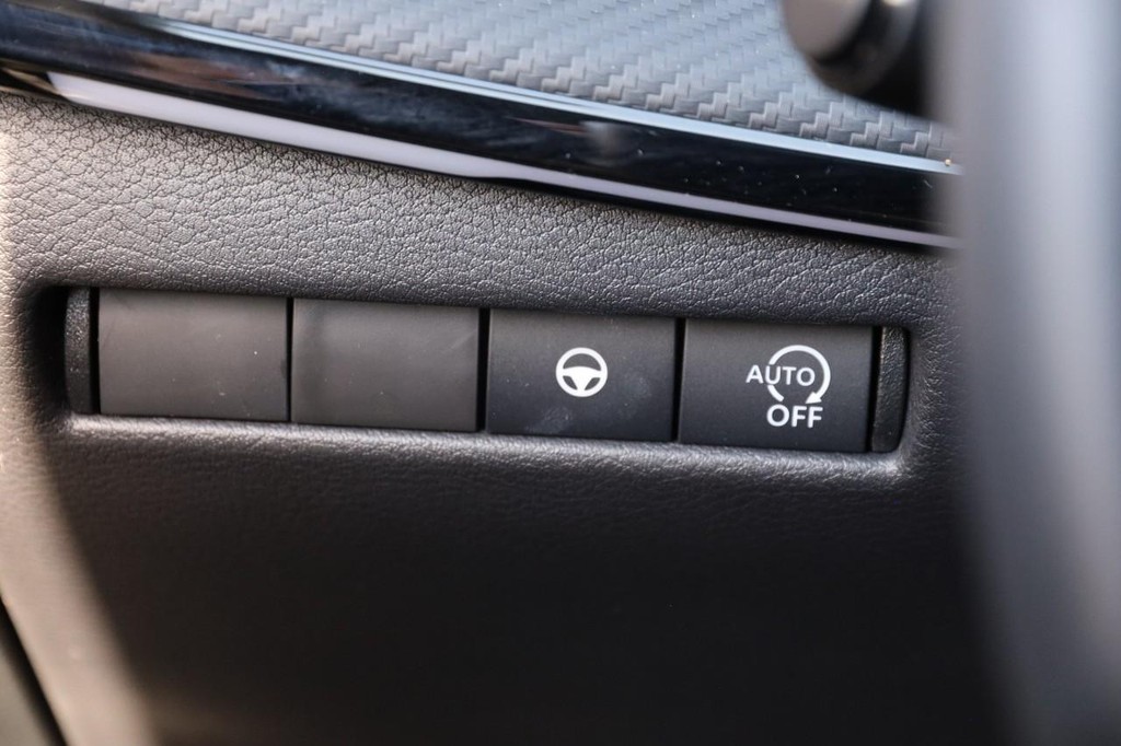 Nissan Kicks Vehicle Image 20