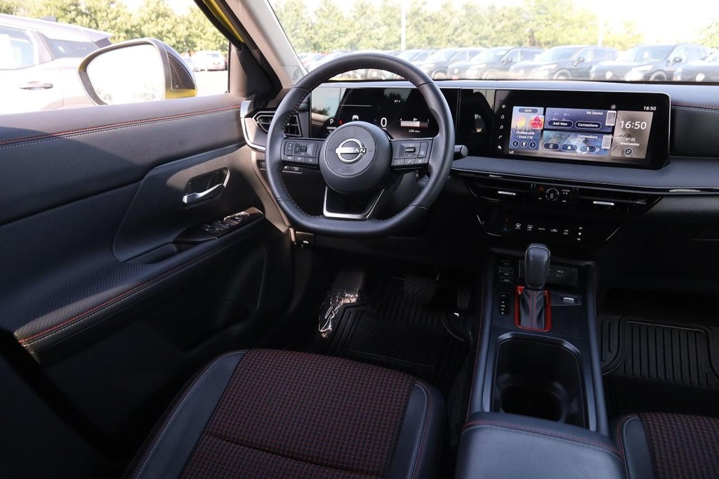 Nissan Kicks Vehicle Image 23