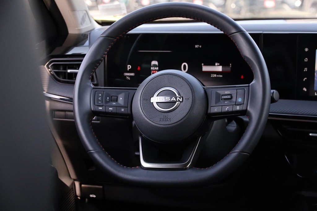 Nissan Kicks Vehicle Image 24