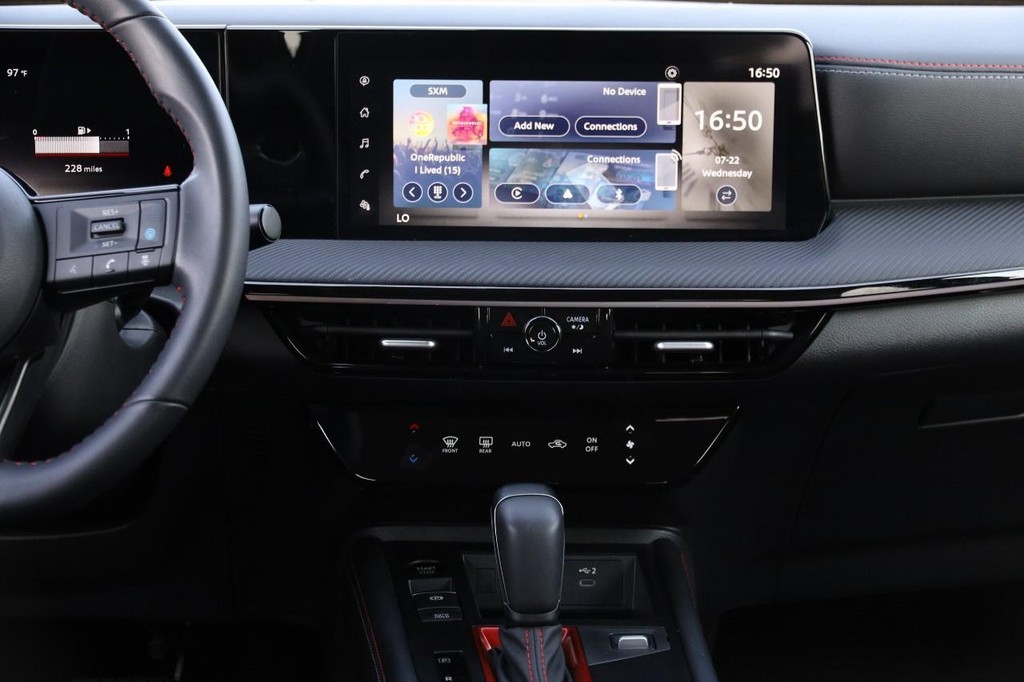 Nissan Kicks Vehicle Image 25