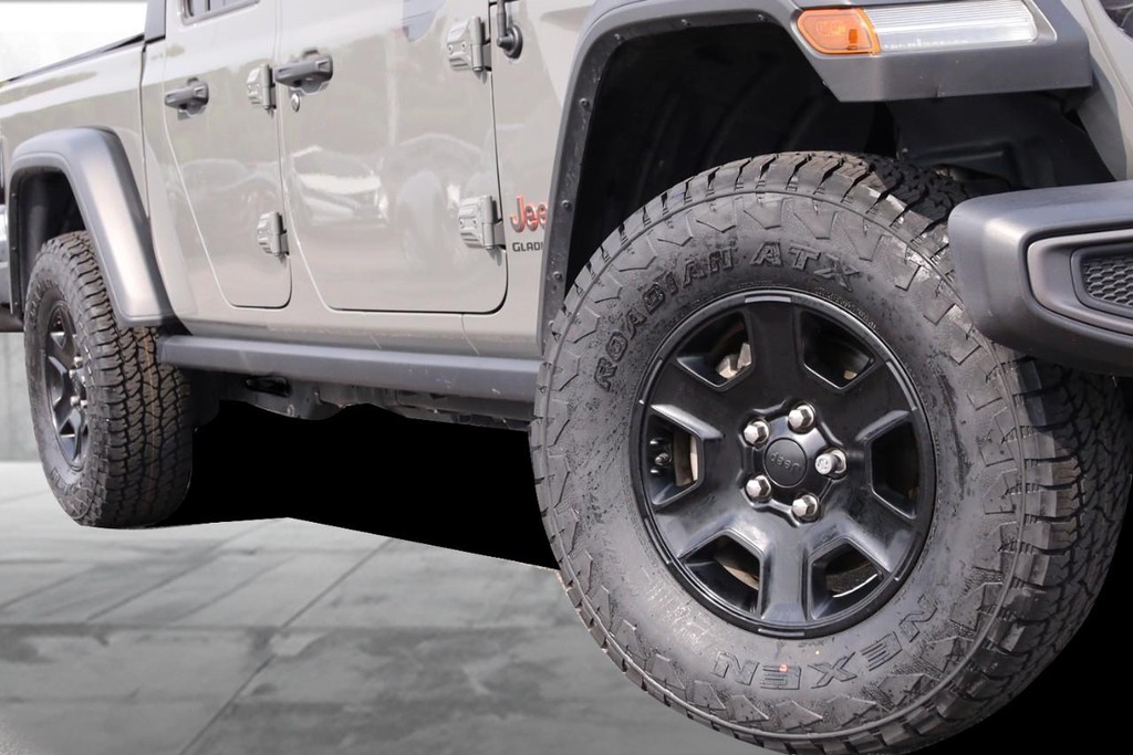 Jeep Gladiator Vehicle Image 03