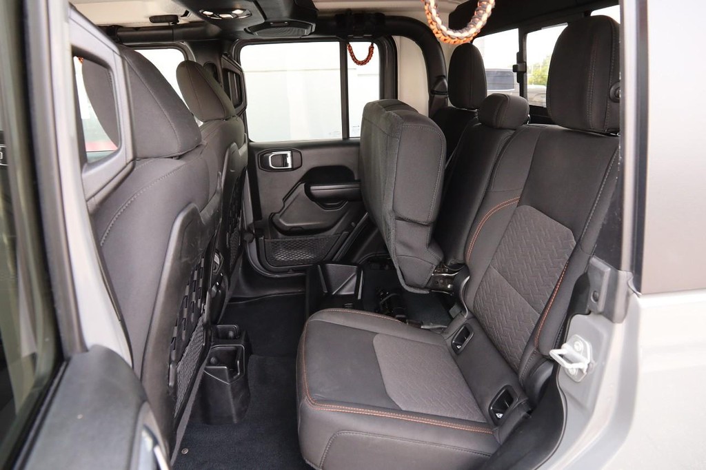 Jeep Gladiator Vehicle Image 09