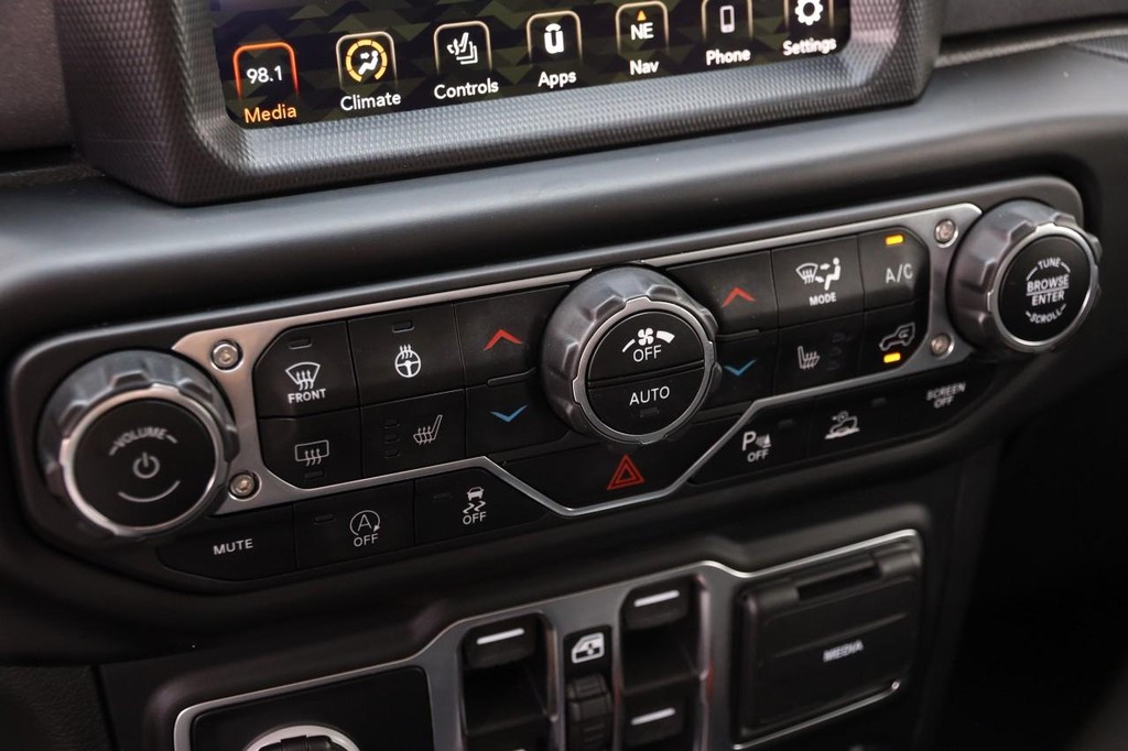 Jeep Gladiator Vehicle Image 18