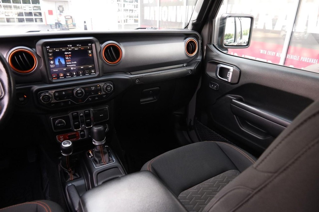 Jeep Gladiator Vehicle Image 26