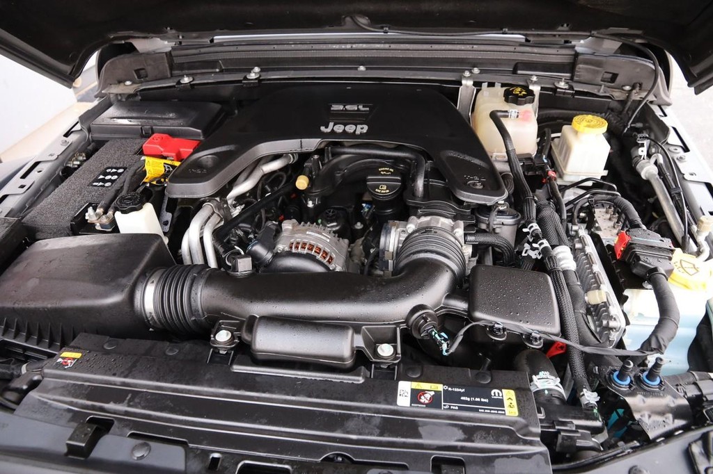 Jeep Gladiator Vehicle Image 28