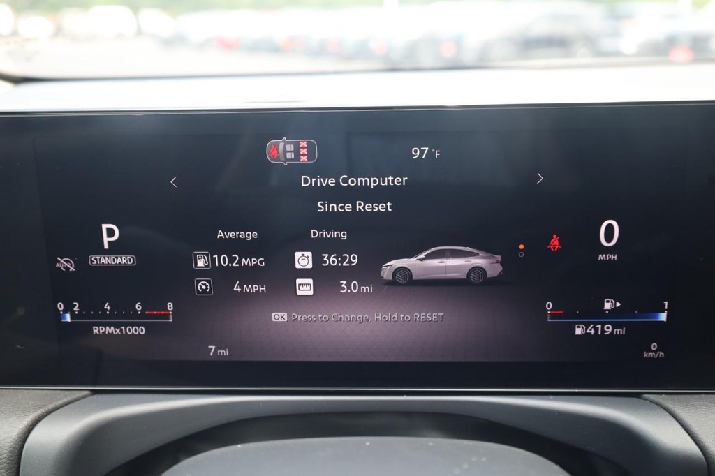 Nissan Sentra Vehicle Image 10