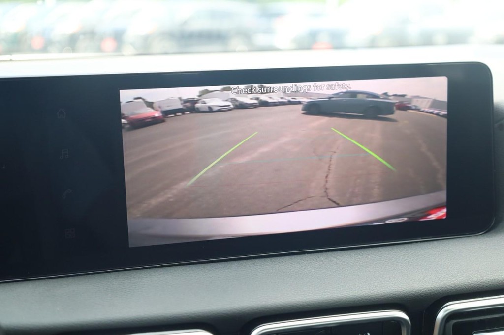 Nissan Sentra Vehicle Image 12