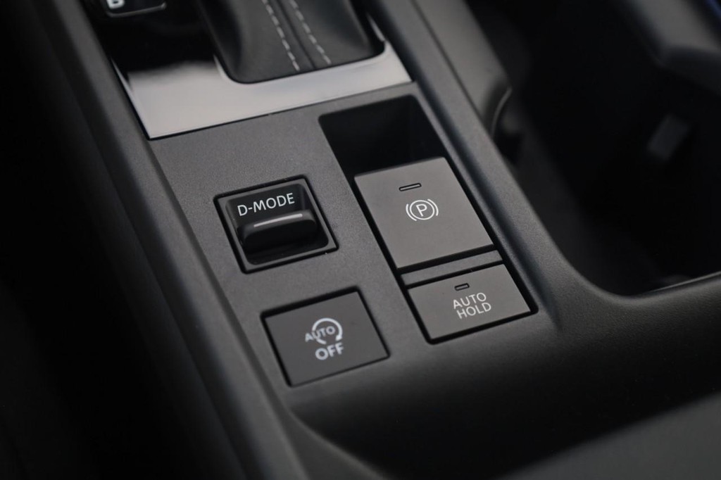 Nissan Sentra Vehicle Image 15