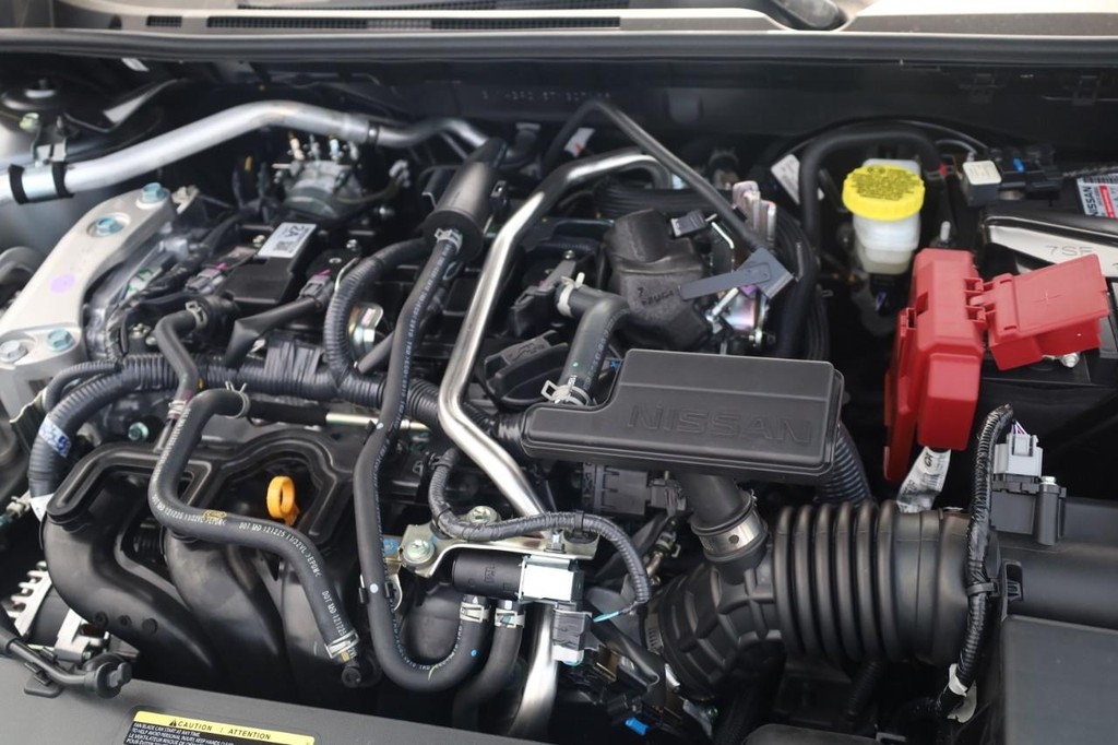 Nissan Sentra Vehicle Image 22