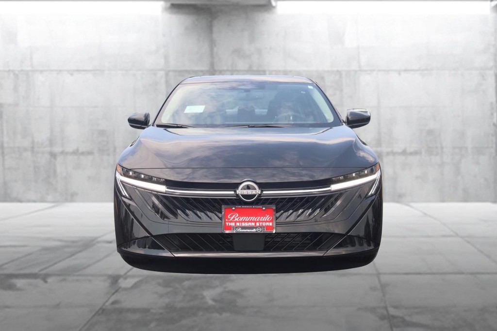 Nissan Sentra Vehicle Image 04
