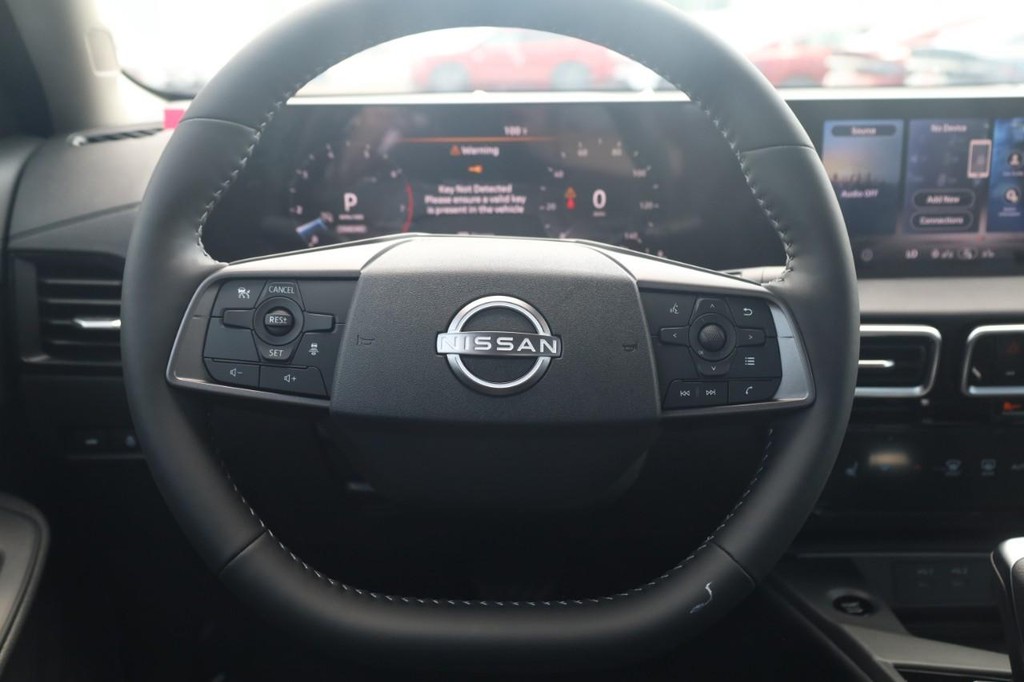 Nissan Sentra Vehicle Image 08